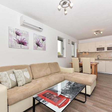 Apartmani Iva Vir Εξωτερικό φωτογραφία
