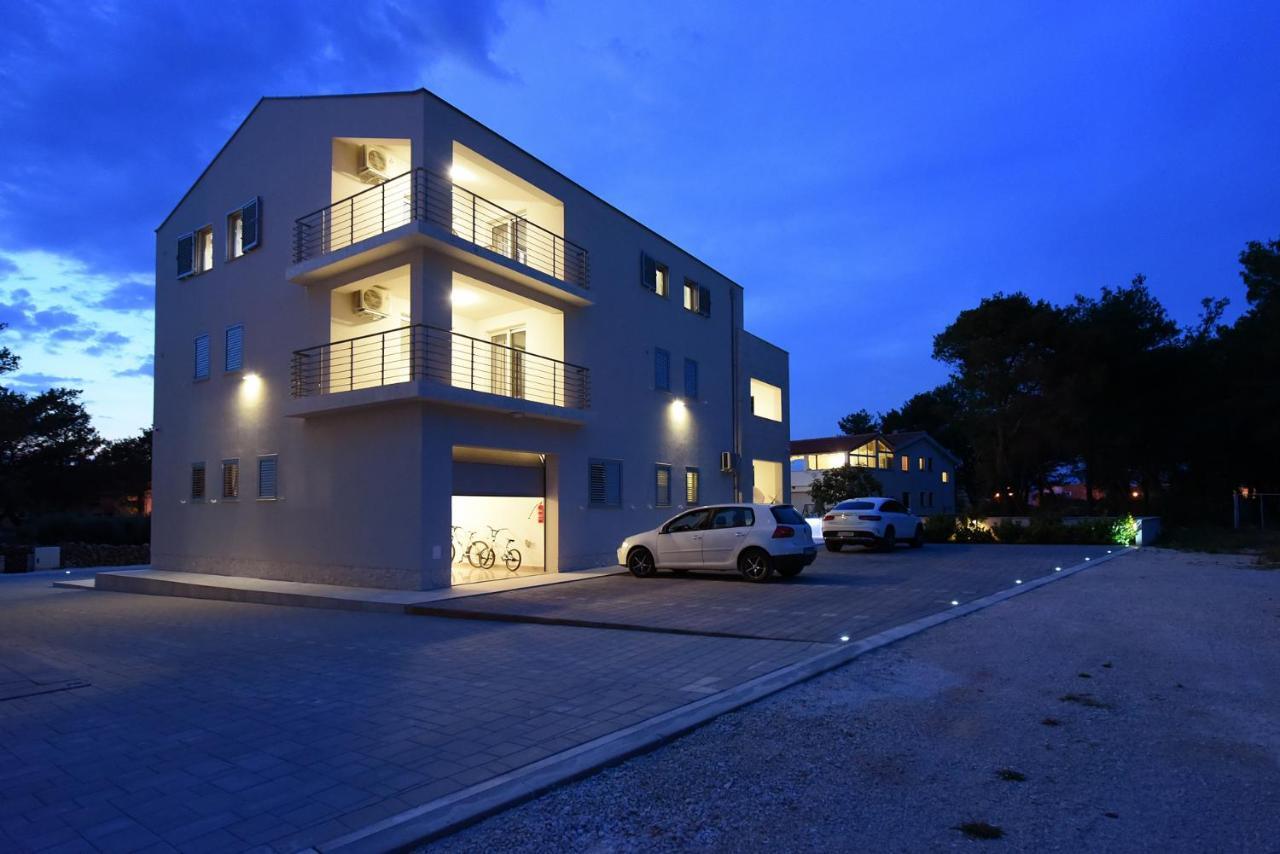 Apartmani Iva Vir Εξωτερικό φωτογραφία