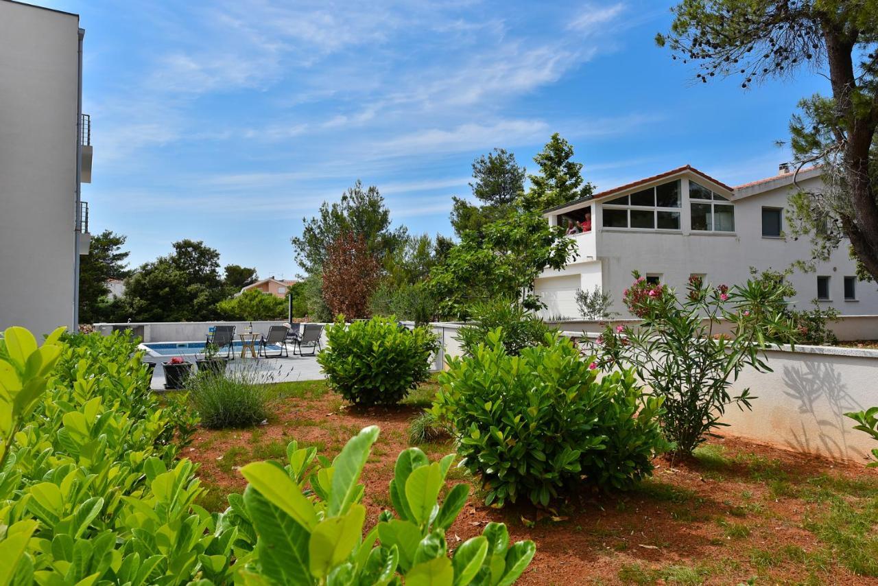 Apartmani Iva Vir Εξωτερικό φωτογραφία