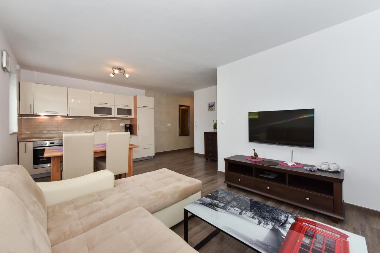 Apartmani Iva Vir Εξωτερικό φωτογραφία