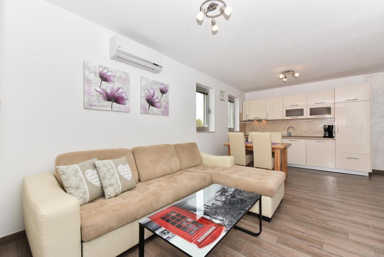 Apartmani Iva Vir Εξωτερικό φωτογραφία