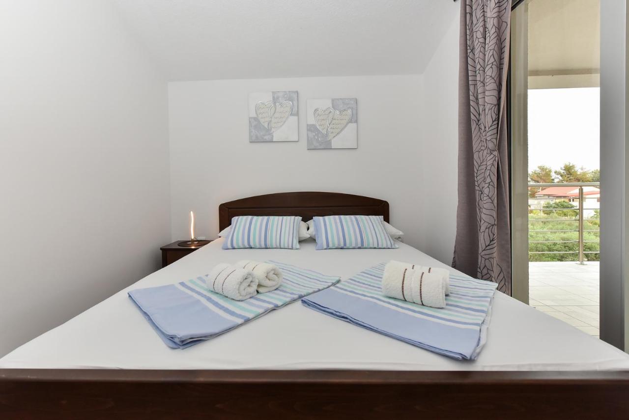 Apartmani Iva Vir Εξωτερικό φωτογραφία