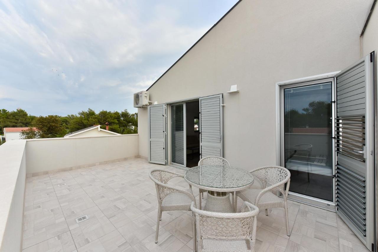 Apartmani Iva Vir Εξωτερικό φωτογραφία