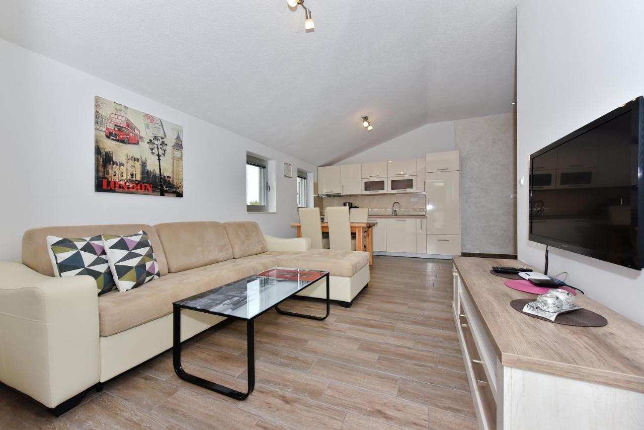 Apartmani Iva Vir Εξωτερικό φωτογραφία