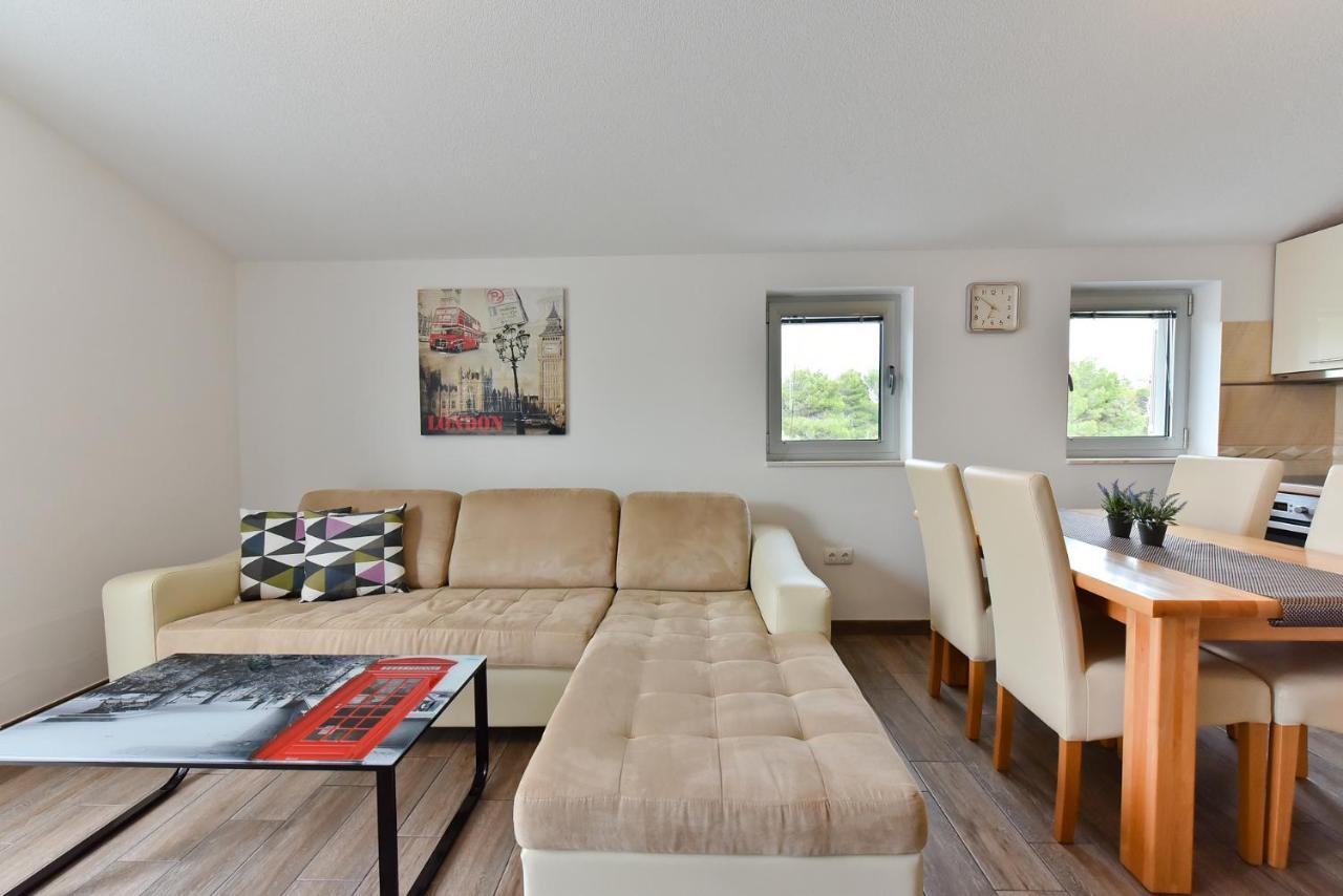 Apartmani Iva Vir Εξωτερικό φωτογραφία