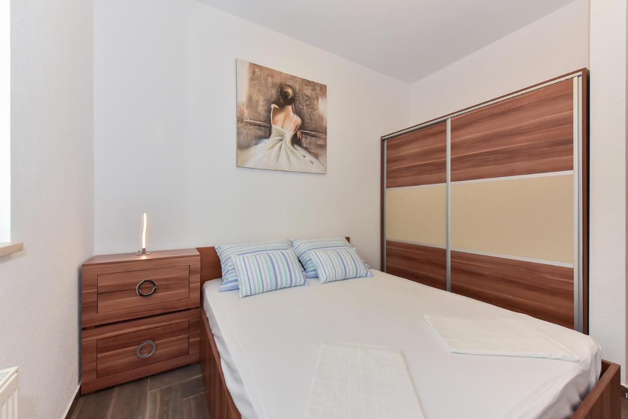 Apartmani Iva Vir Εξωτερικό φωτογραφία